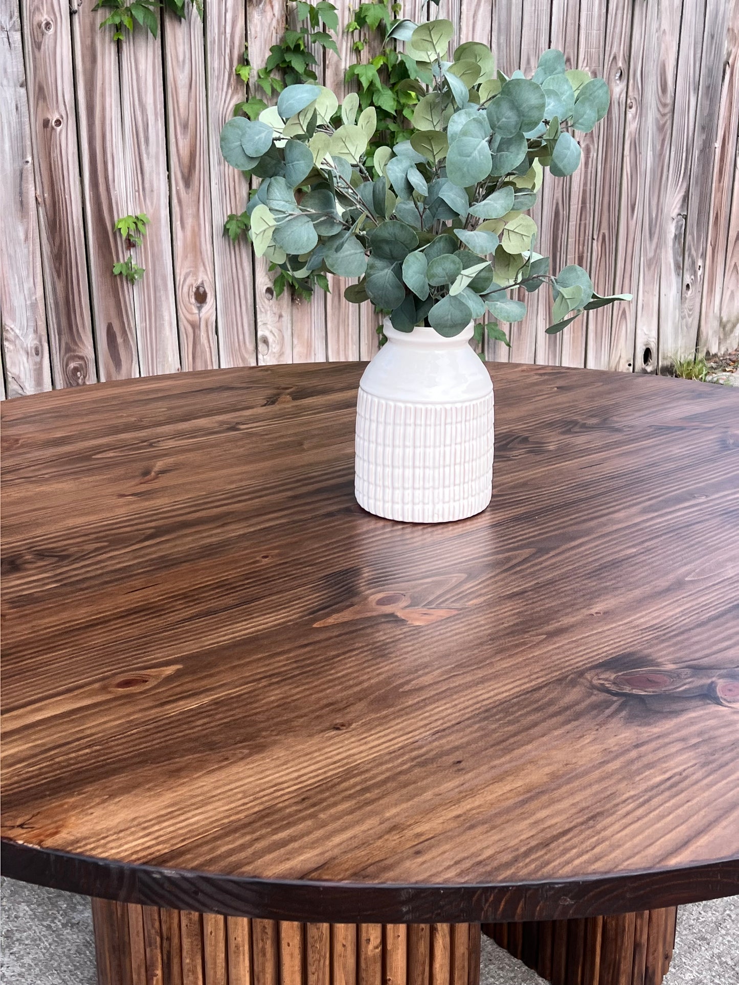 Celeste Round Dining Table – Fluted Pedestal Base | Solid Wood Dining Table | Modern Farmhouse