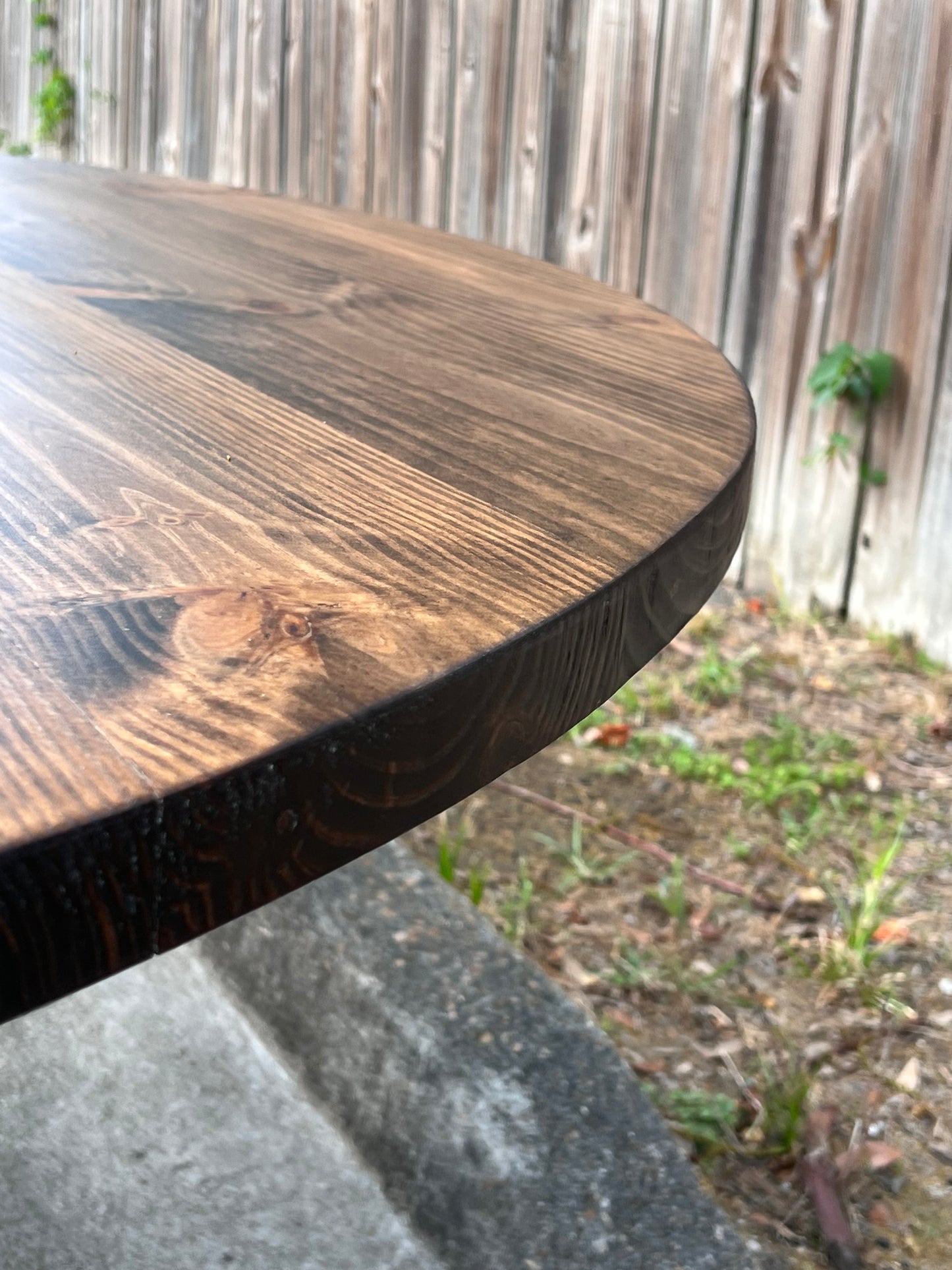 Celeste Round Dining Table – Fluted Pedestal Base | Solid Wood Dining Table | Modern Farmhouse